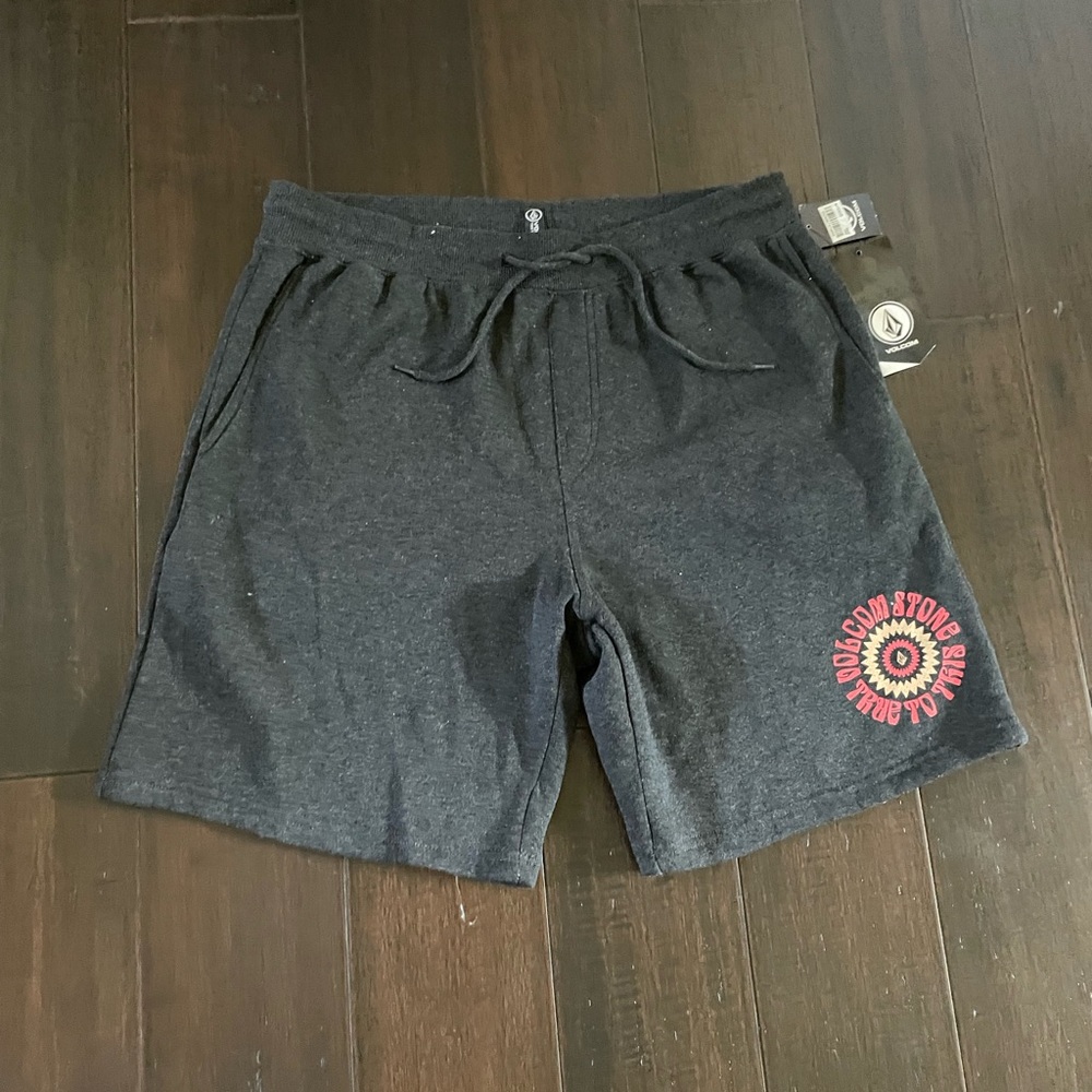 BRAND NEW Volcom shorts